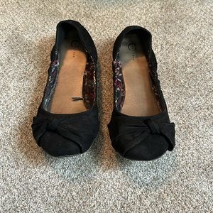 🛍️ Cato Faux Suede Scrunch Ballet Flats with Knot Detail - Size 11